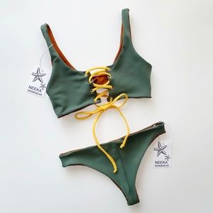 NWT Seamless Reversible Lace Up Cheeky Bikini Set